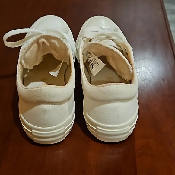 Converse shoes - Picture 3 of 6